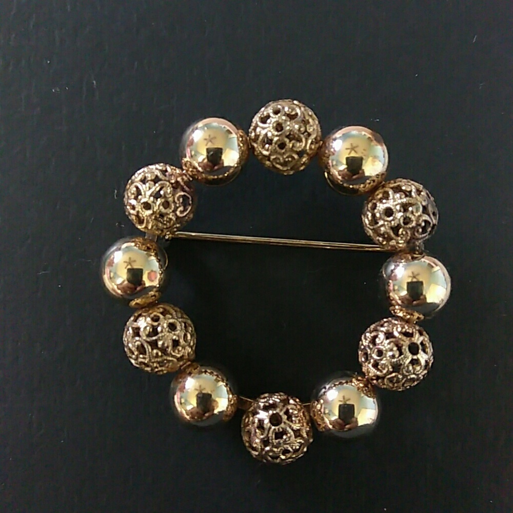 Vintage brooche Vandell